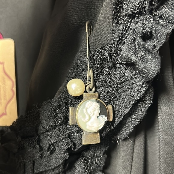 Look gold label size XS long sleeve black overlay boutique wear. NWT - Picture 4 of 15